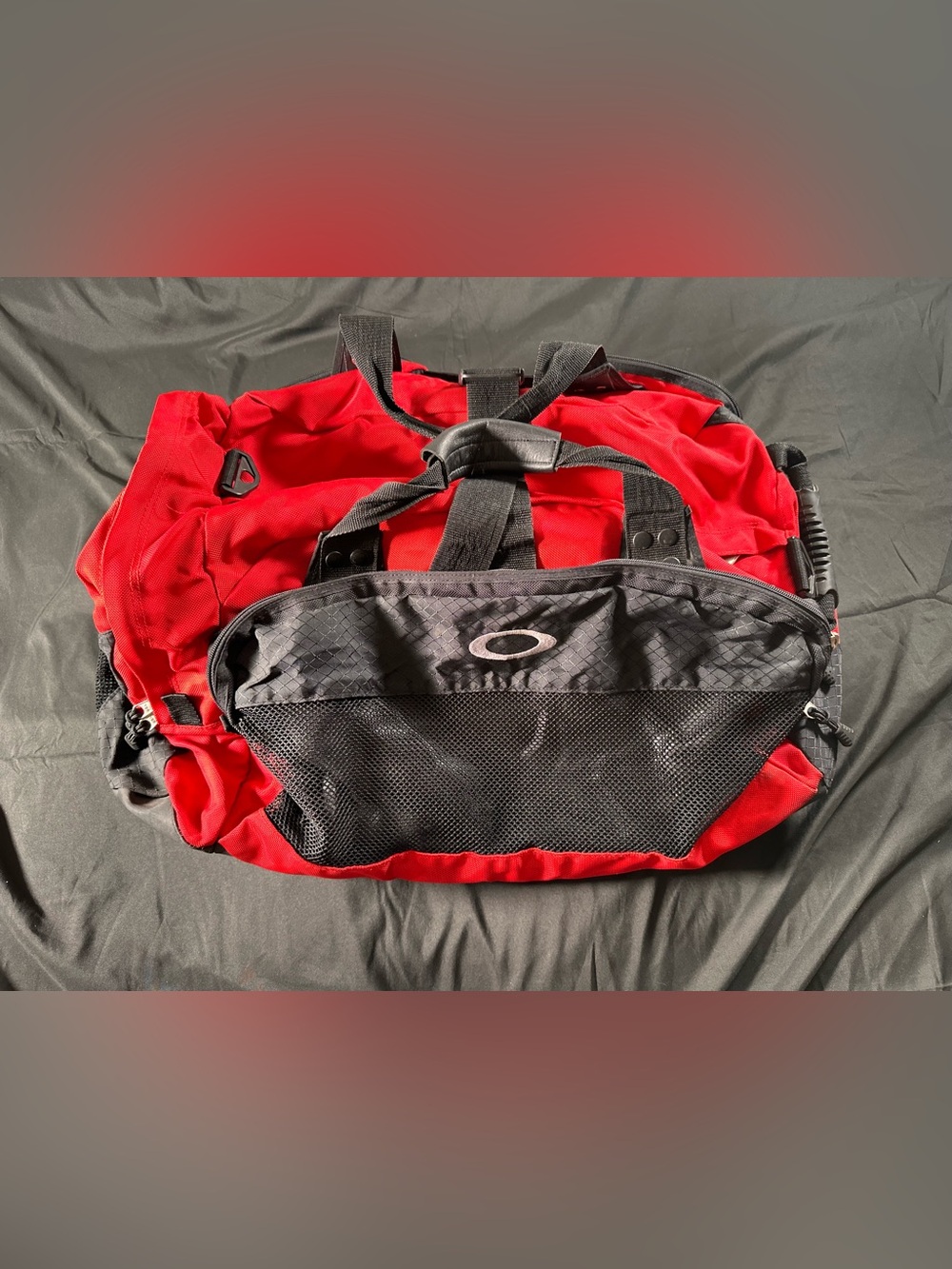 Oakley Icon 2.0 Large Red Black Retro Duffle Bag Gym Travel Y2K Gorpcore Vintage